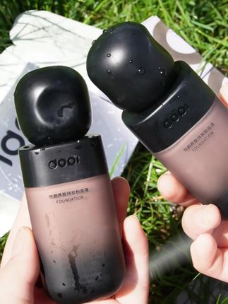 我不允许姐们还没用不脱妆的粉底液上脸敷贴无粉感,遮瑕力很好#粉底液真实效果的测评视频#拯救黄黑皮的好物推荐