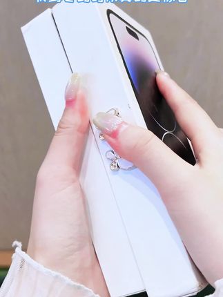 【苹果/华为/oppo/vivo/小米】适用笑脸女孩大视窗手机壳防摔套女款