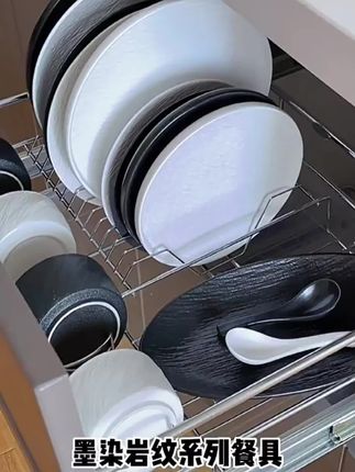氛围感餐具天花板!黑白配让每一餐都像艺术展,家人们!这套餐具太实用了,一人食、朋友聚餐都能轻松搞定,快冲