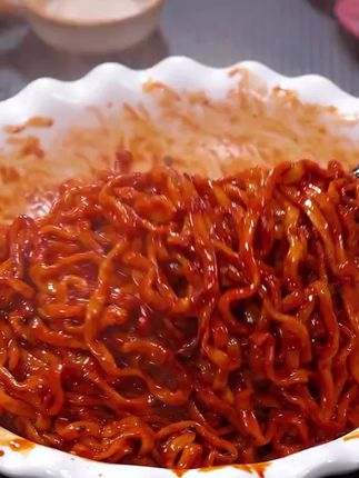 黏糊糊的麻酱火鸡面千万不要经常吃,因为会爱上!