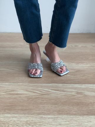 拖鞋女夏外穿2025新款水钻坡跟配裙子高级感绝美不累脚超火半凉拖