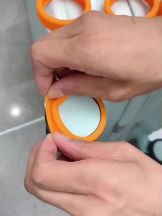 赶紧给你的行李箱装个#轮胎保护套 吧!软硅胶的材质,耐磨静音,就不怕行李箱轮子磨损老化了#行李箱 #行李箱轮套