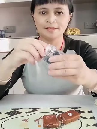 电动卷帘门卷闸门道闸钥匙车库门停车场遥控器开关