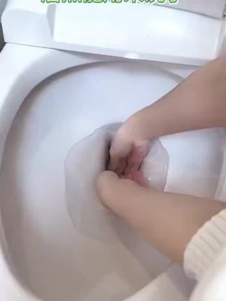 这个#马桶洁厕棒真的不错,冲马桶一根可以用好久,不但清洁卫生还持有淡淡的清香味#洁厕棒 #厕所清洁棒