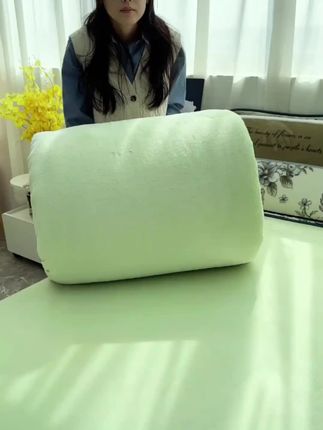 秋冬天的卧室铺上这么一床牛奶绒套件瞬间提升卧室格调! # 家纺床上用品 # 面料柔软舒适 # 牛奶绒四件套#