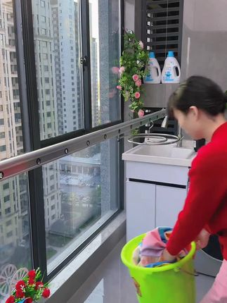 阳台小床单不好晾晒的,这款#螺旋衣架 一定要试试,晾的快还不打皱#晒床单 #旋转衣架